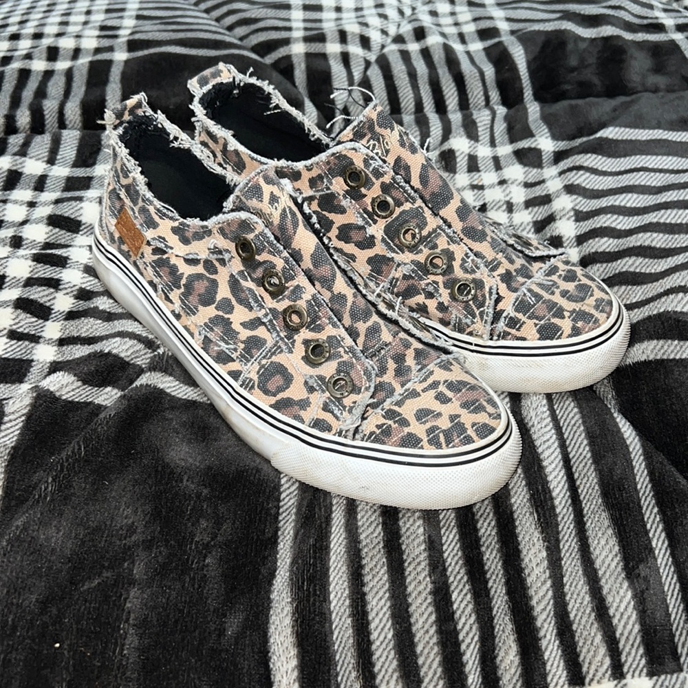 Blowfish slip Ons